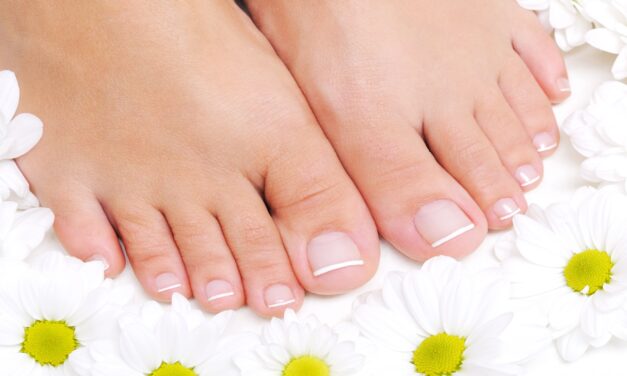 #1 French Toe Pedicure Nails: The Elegance for Long